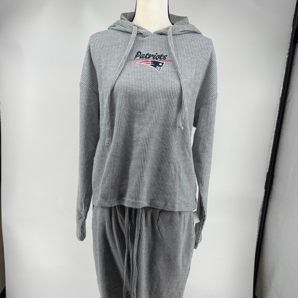 NWT Wear Erin Andrews New England Patriots Pajamas Gray Hood XL NFL Blue Red